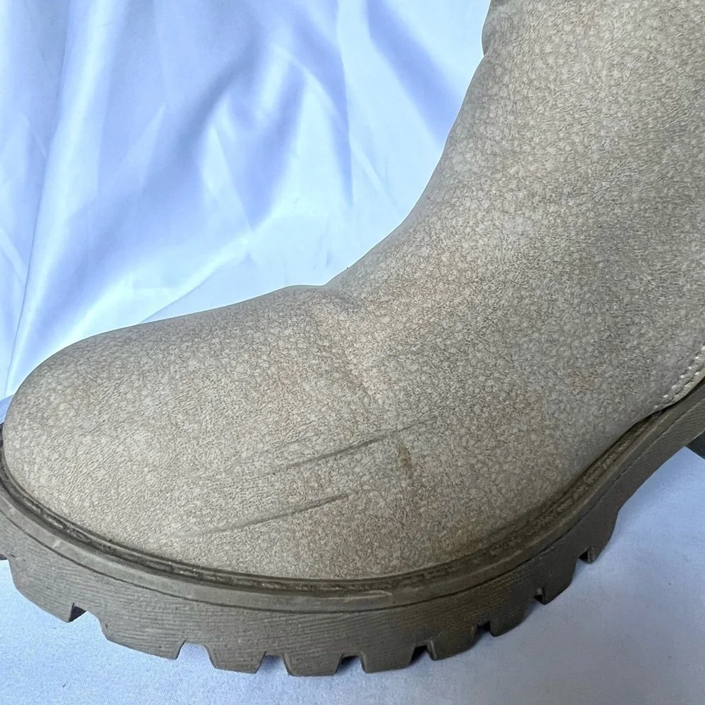 Dirty Laundry Tan Chunky Lug Ankle Boots